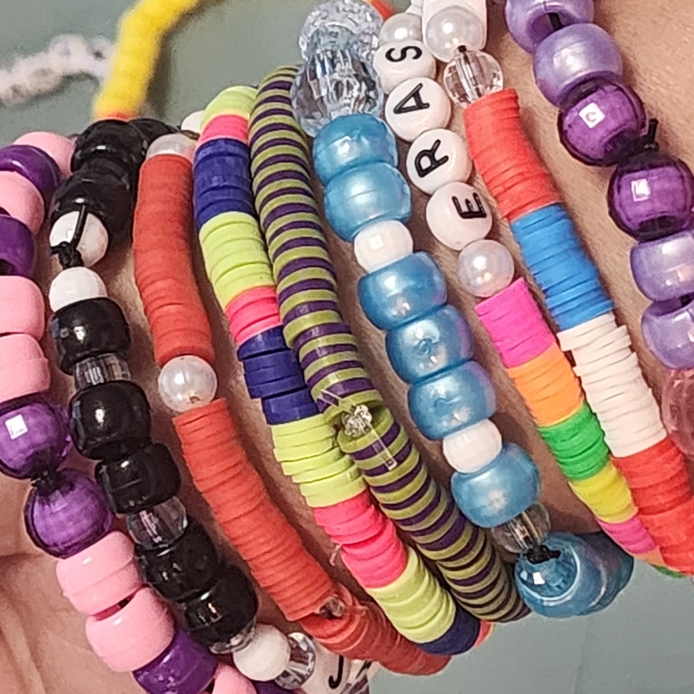 Taylor Swift - Friendship Bracelets